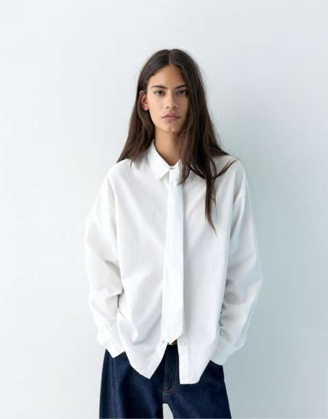 Pull&Bear Poplin shirt with tie in white - view 1