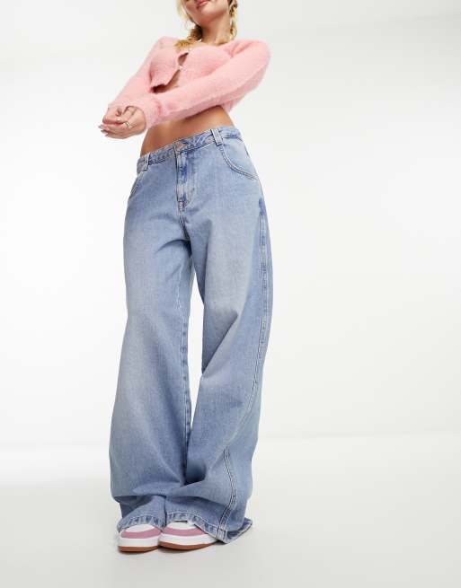 Pull&Bear - Posede skater-jeans med lav talje i mellemblå