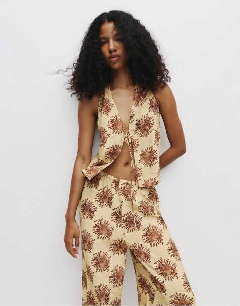 Pull&Bear Printed halter top in yellow - view 1
