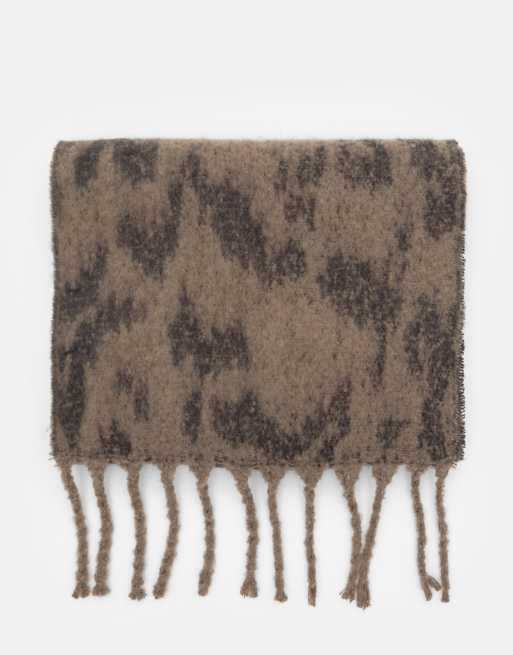 Pull&Bear Printed scarf in brown, 3 of 3