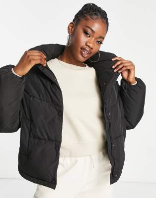 Pull&Bear puffer jacket in black - ASOS Price Checker