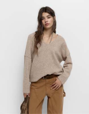 Pull en maille douce  col V - Marron - Pull & bear - Modalova