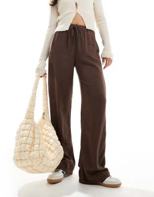 Pull&Bear Pull&Bear pull on textured trousers in brown