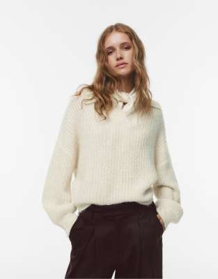 Pull & Bear - Pullover in Beige mit Polokragen-Neutral