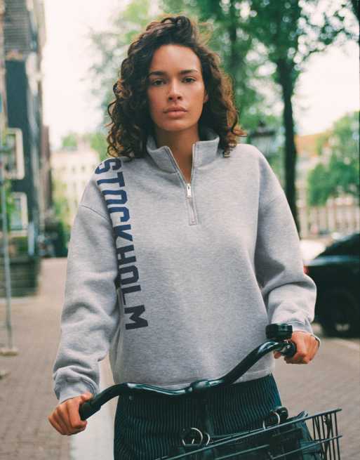 Pull&Bear Quarter-zip graphic sweatshirt in grey marl, 2 of 6