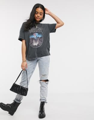 pull and bear queen t shirt