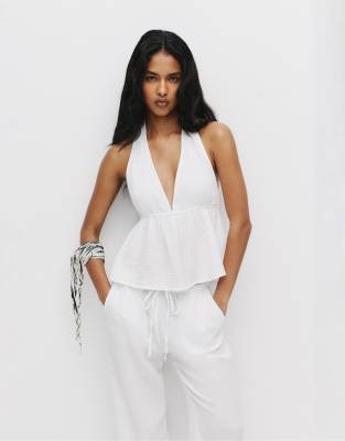 Pull & Bear - Racer-Oberteil in Weiß mit Häkeldesign