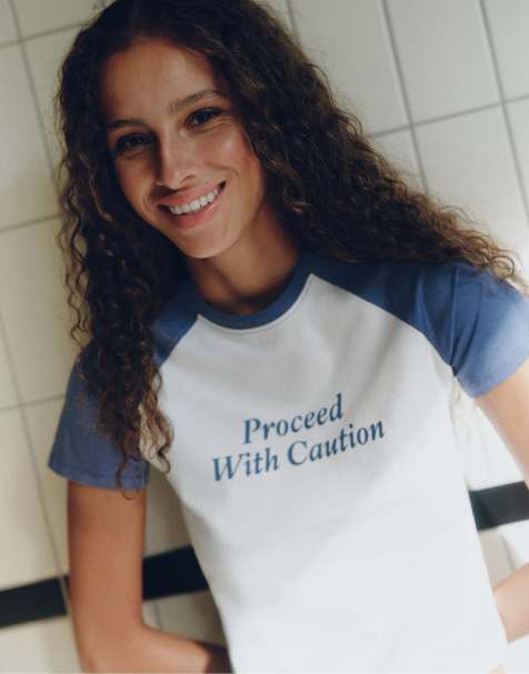 Pull&Bear raglanærmet slogan T-shirt i is - view 1