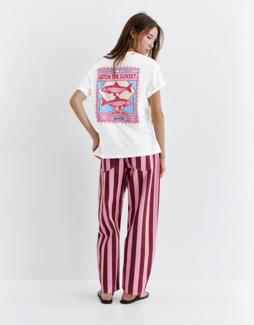 Pull&Bear Regular fit fish graphic t-shirt in white, 3 of 4