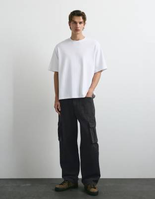 Pull & Bear Relaxed Cargo Jeans In Grey