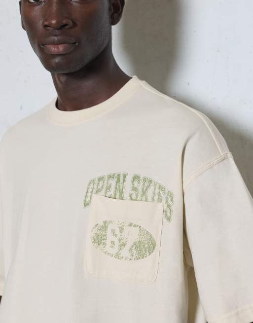 Pull&Bear Relaxed fit graphic pocket t-shirt in off white, 3 of 7