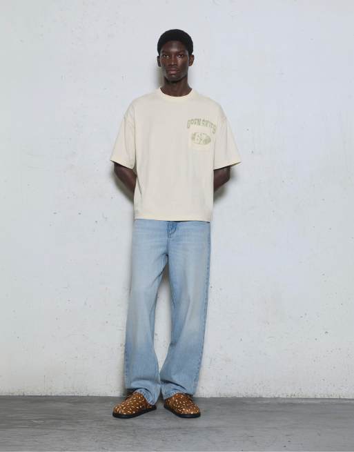 Pull&Bear Relaxed fit graphic pocket t-shirt in off white, 4 of 7