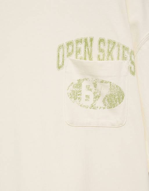 Pull&Bear Relaxed fit graphic pocket t-shirt in off white, 6 of 7