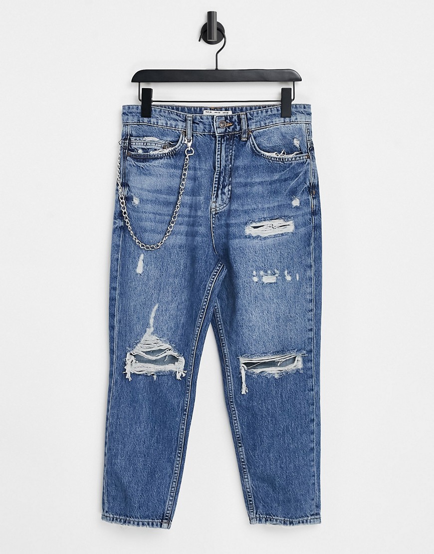Pull & Bear relaxed fit jeans with chain and rips in blue-Blues