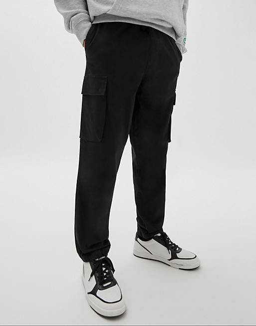 Pull&Bear relaxed simple cargo trousers in black | ASOS