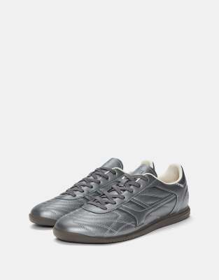 Pull&Bear Retro metallic trainers in anthracite grey
