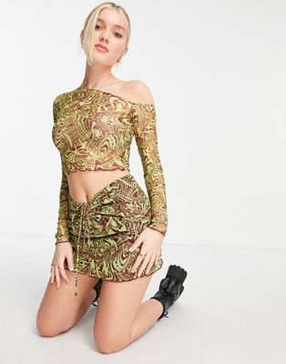 Pull&Bear retro print skirt with ring detail in green - ASOS Price Checker