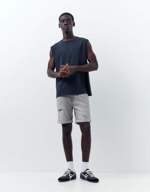 Pull&Bear Ripped denim bermuda shorts in dark grey, 2 of 4