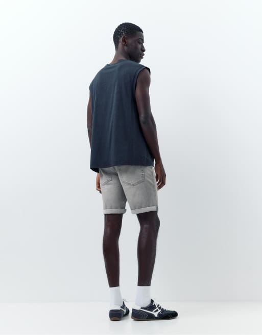 Pull&Bear Ripped denim bermuda shorts in dark grey, 3 of 4