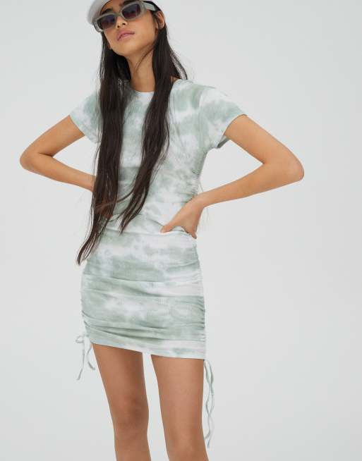 Pull&Bear - Robe courte froncée sur les côtés - Vert effet tie-dye
