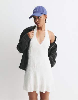 Robe courte texture  dos nu - Pull & bear - Modalova