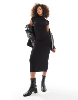 Pull & Bear - Robe mi-longue à manches courtes et col montant - Noir