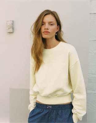 Pull And Bear