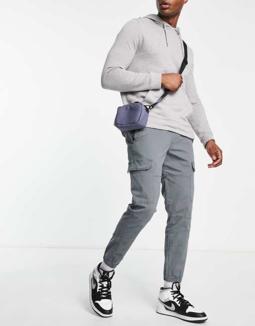 Pull&Bear - Ruimvallende cargobroek in grijs
