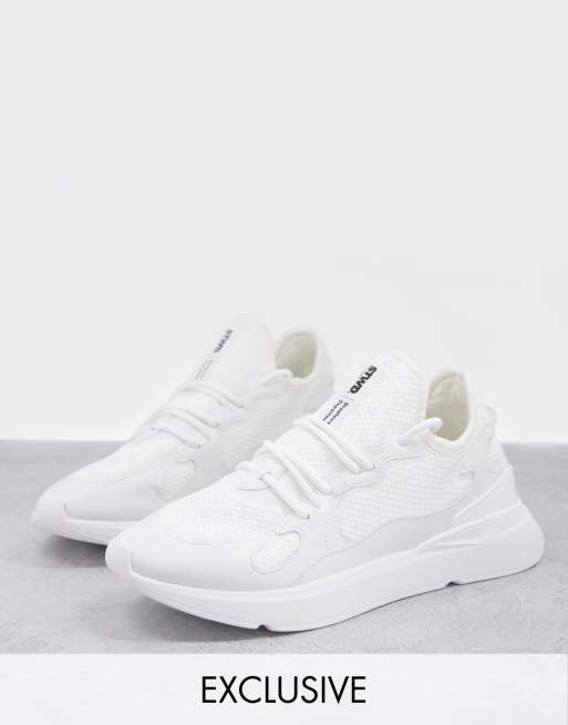 Pull&Bear runner trainer in white Exclusive at ASOS