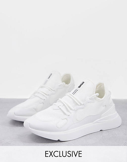 Pull&Bear runner trainer in white Exclusive at ASOS