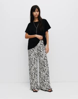Pull & Bear - Rustikale Hose mit Zebramuster-Bunt