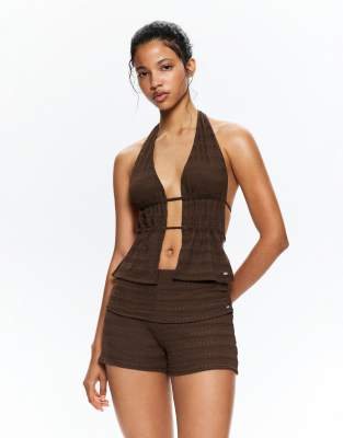 Pull & Bear - Rustikales Neckholder-Oberteil in Schokobraun