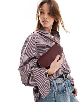 Pull & Bear - Sac porté épaule à surpiqûres contrastantes - Bordeaux-Rouge