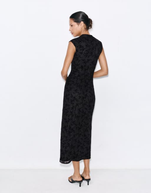 Pull&Bear sammetsklänning i midi med kontrastdetaljer i svart, 2 av 7
