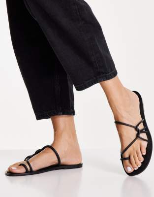 Pull & Bear - Sandalen in Weiß-Blau