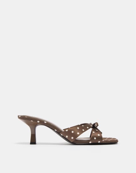 Pull&Bear – Sandaletten in Braun mit Polka-Dots und Absatz - view 1