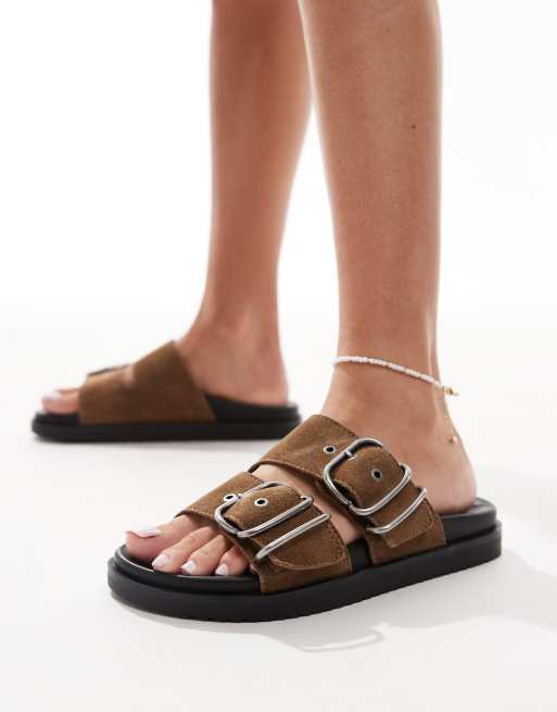 Pull&Bear - Sandali marroni con doppie fascette con fibbie 
