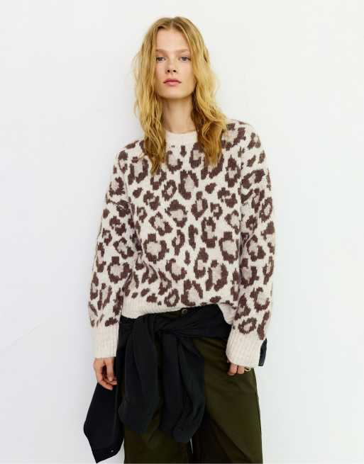 Pull&Bear - Sandfarvet sweater med leopardprint