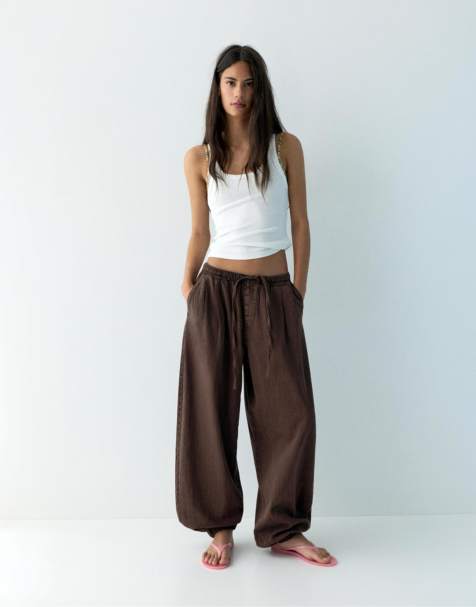 Pull&Bear - Sarouel - Broek met elastische taille in bruin - view 1