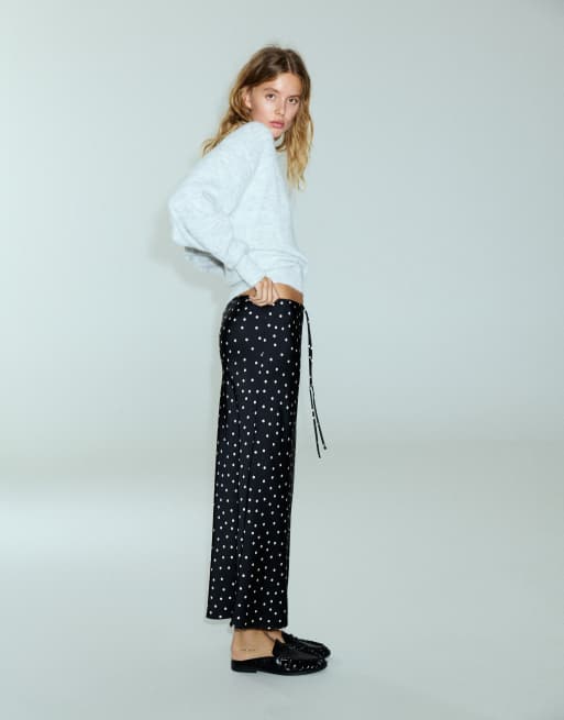 Pull&Bear Satin drawstring midi skirt in print 1, 4 of 7