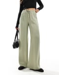[Pull & Bear] Pull & Bear satin wide leg pants in khaki-Green XS KHAKI