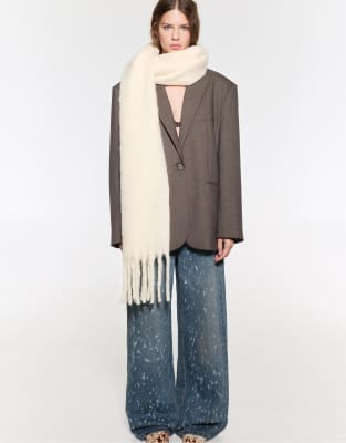 Pull & Bear - Schal in Mohair-Optik in Beige-Neutral