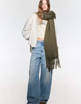 Pull & Bear - Schal in Mohair-Optik in Mittelgrün