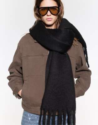 Pull & Bear - Schal in Mohair-Optik in Schwarz