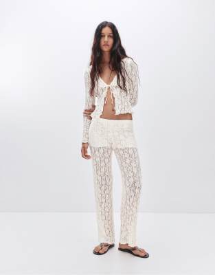 Pull & Bear - Schlaghose aus Spitze in Beige-Neutral