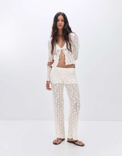 Pull&Bear – Schlaghose aus Spitze in Beige - view 1