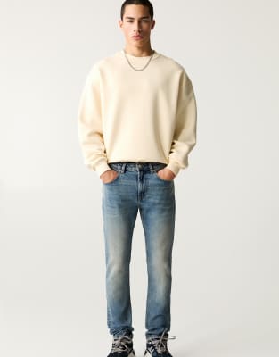 Pull&Bear – Schmal geschnittene Jeans in Mittelbau - view 1