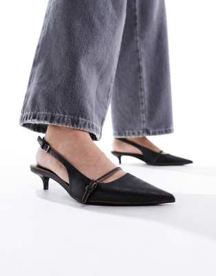 Pull & Bear - Schuhe in verglühtem Schwarz mit Kitten-Heel-Absatz und Fersenriemen mit Schnallendetail