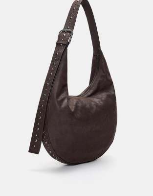 Pull & Bear - Schultertasche in Braun mit Nietenbesatz-Brown