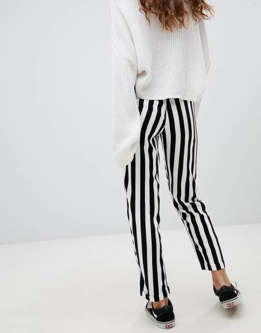 Pull Bear Schwarz Und Weiss Gestreifte Hose Mit Schmal Zulaufendem Beinschnitt Asos